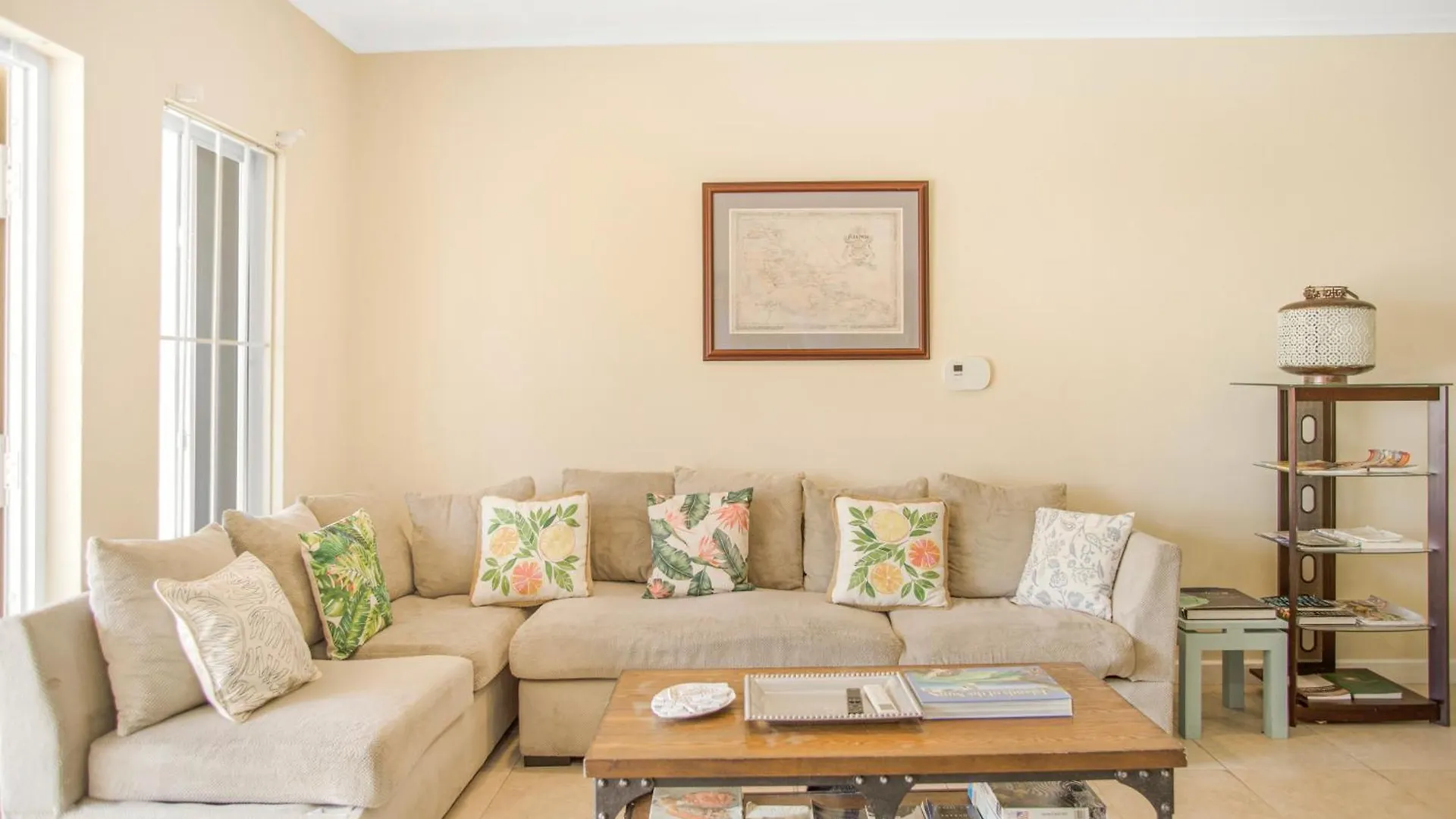 Homestay With Beach Access Near Airport Nassau