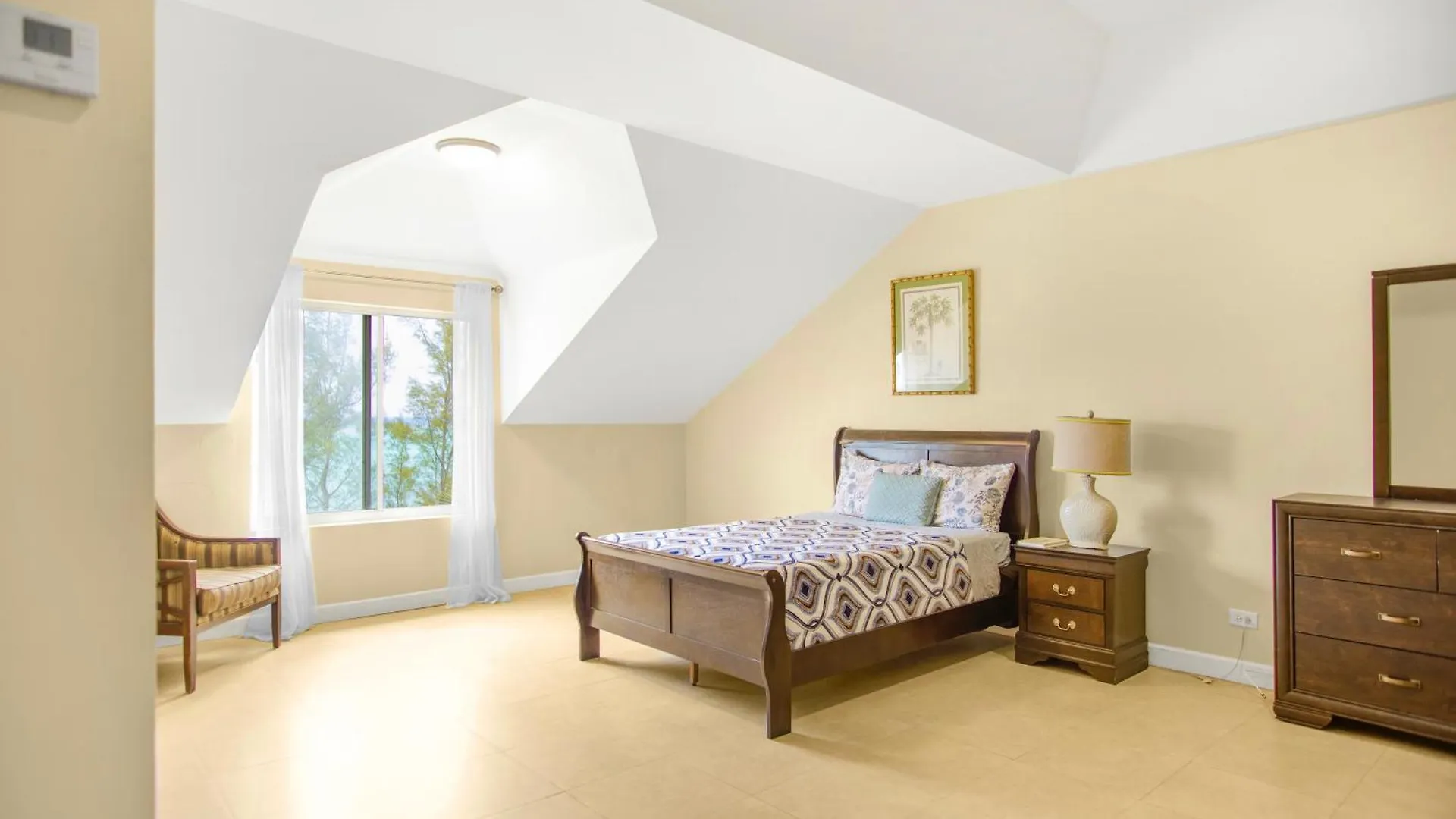 Homestay With Beach Access Near Airport Nassau