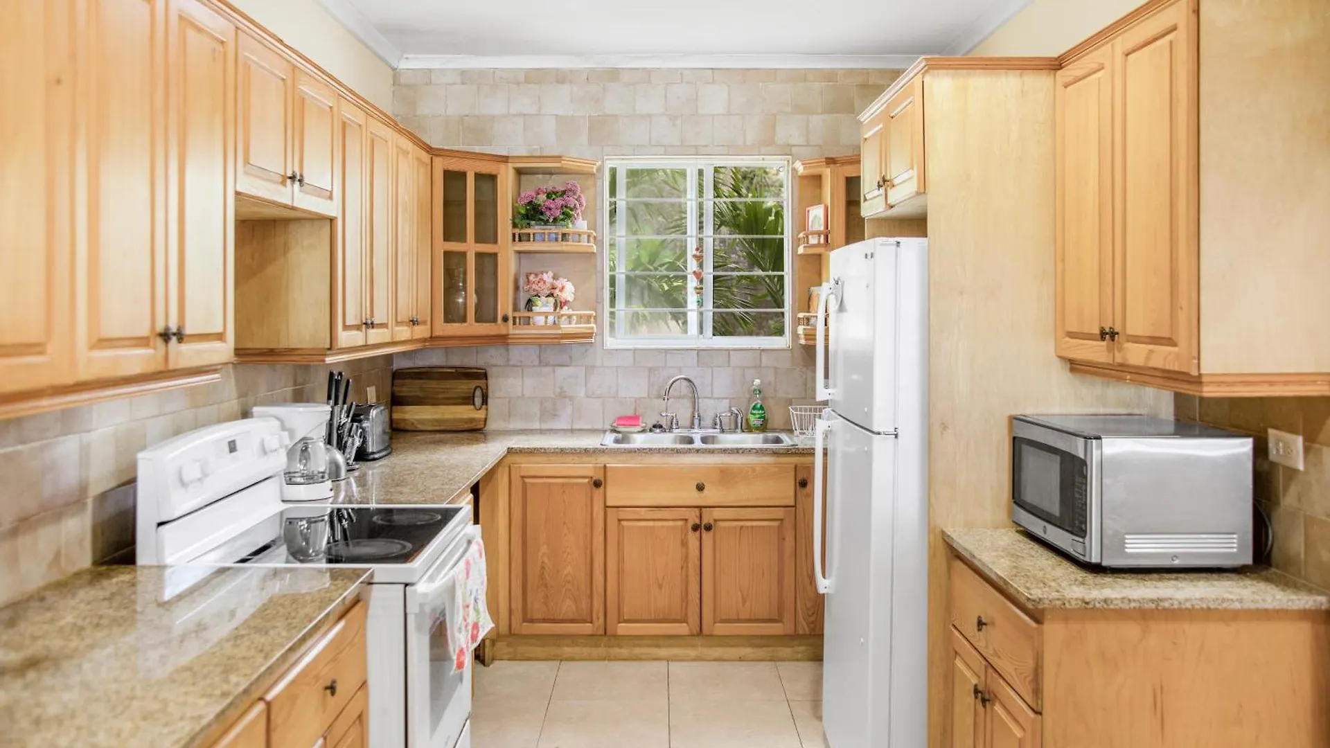 Homestay With Beach Access Near Airport Nassau