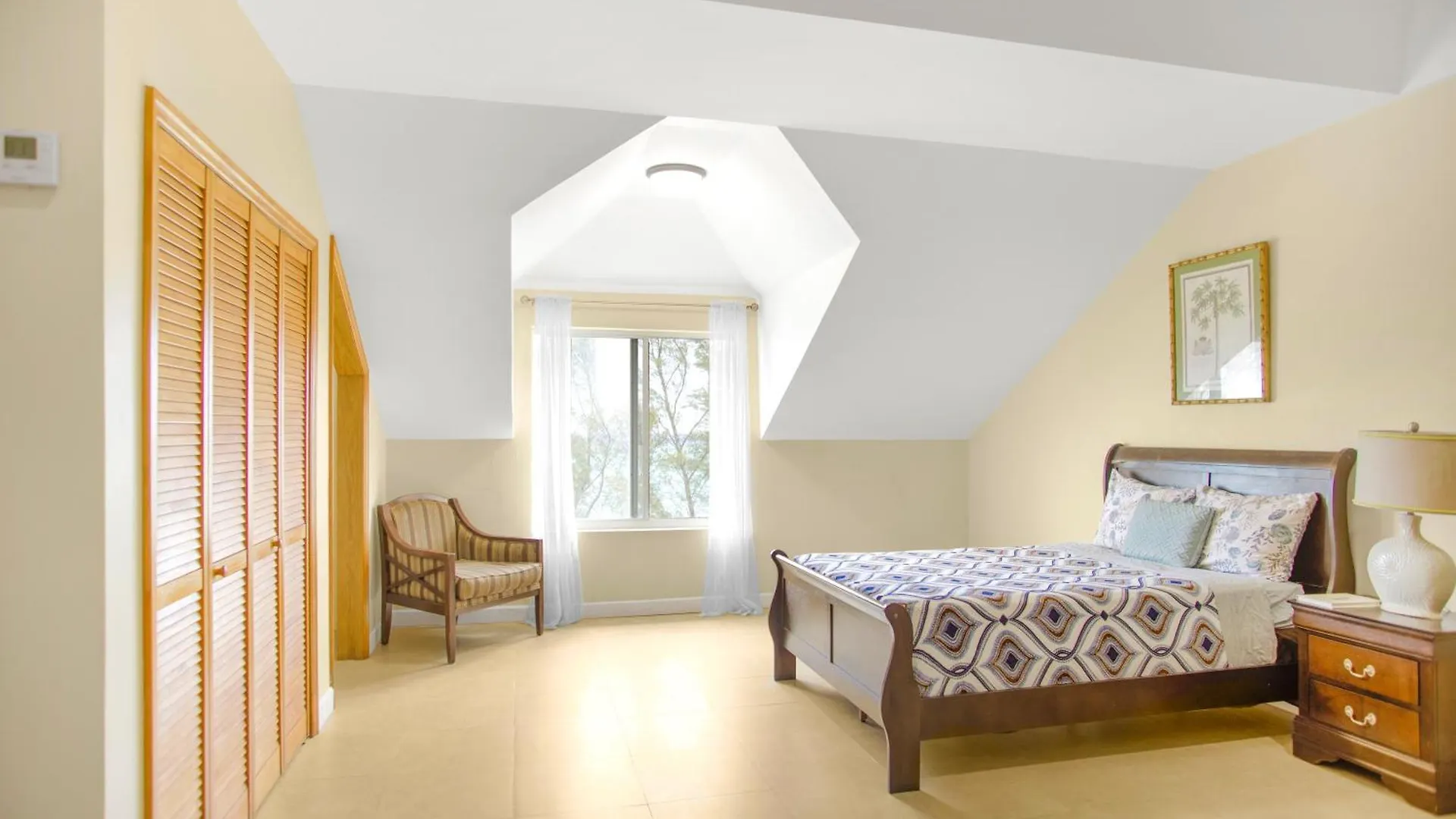 Homestay With Beach Access Near Airport Nassau